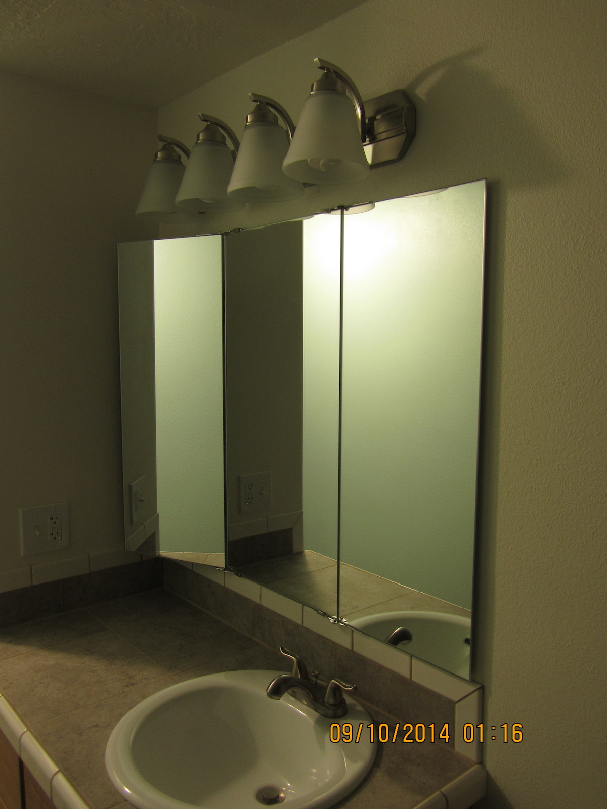 3 Way Bathroom Mirror
 Trifold Vanity and Wardrobe Mirrors