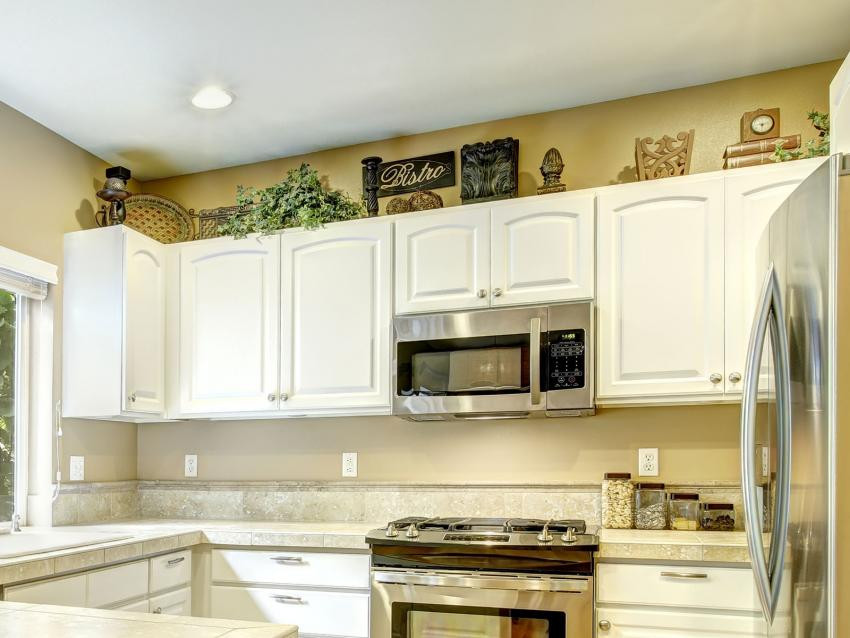 Above Kitchen Cabinet Decorative Accents
 Ideas for Decorating Kitchen Cabinets [Slideshow]