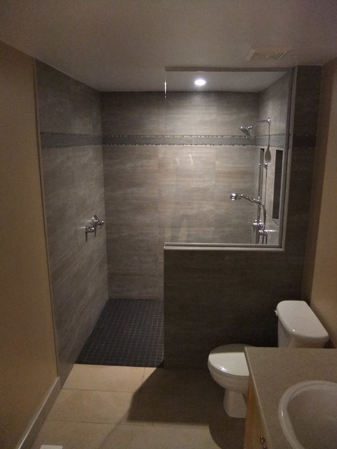 Ada Bathroom With Shower Layout
 Handicap Bathrooms