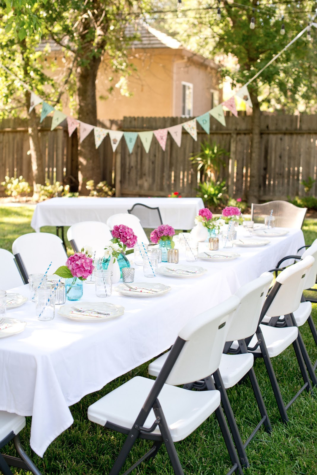 Backyard Graduation Party Decorations
 Backyard Party Decorations For Unfor table Moments