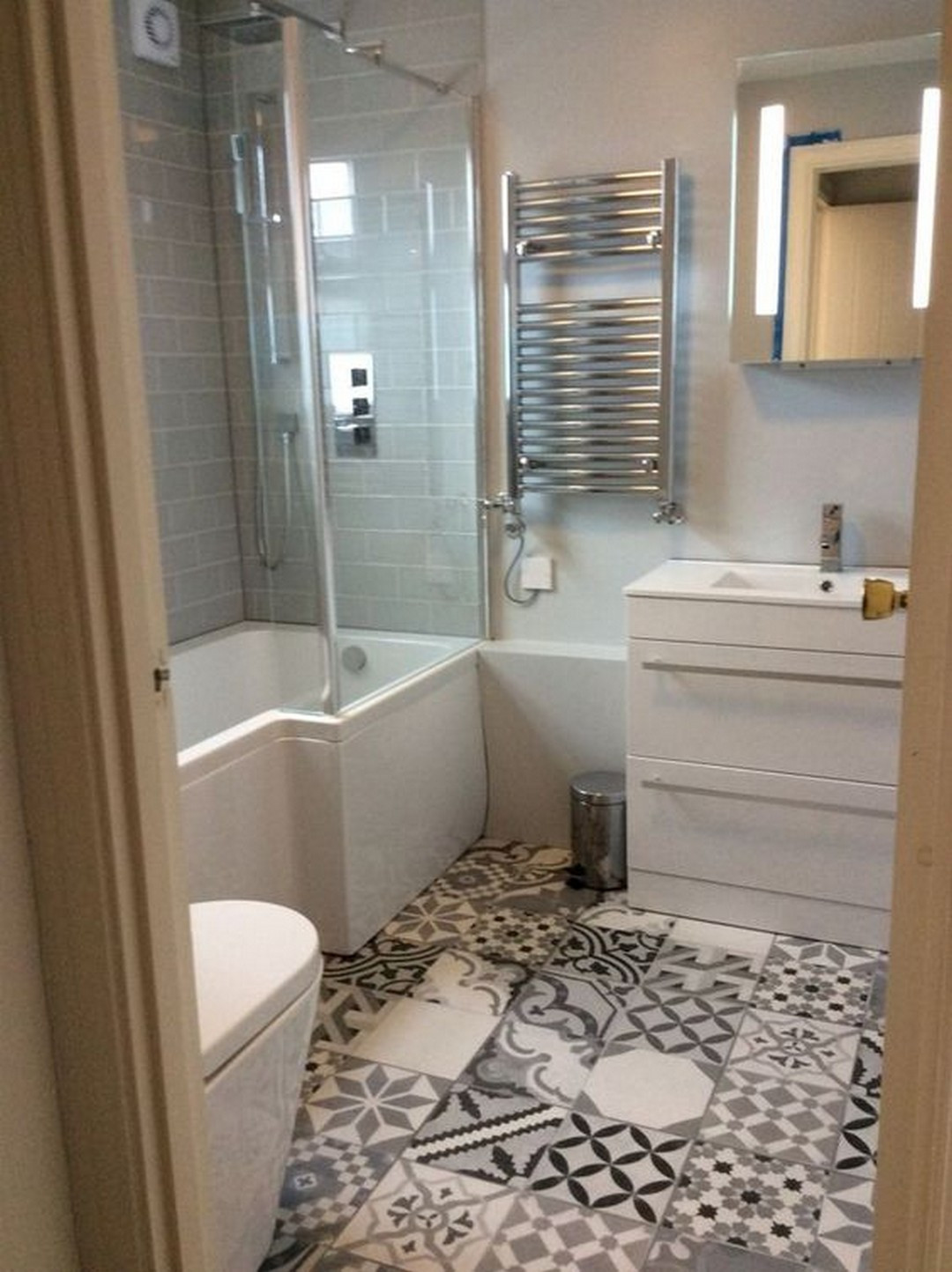 Bathroom Floor Tile Designs
 Style up your Ordinary Bathroom with These Spanish Tile