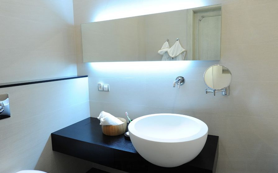 Bathroom Mirror With Lights Behind
 How To Pick A Modern Bathroom Mirror With Lights