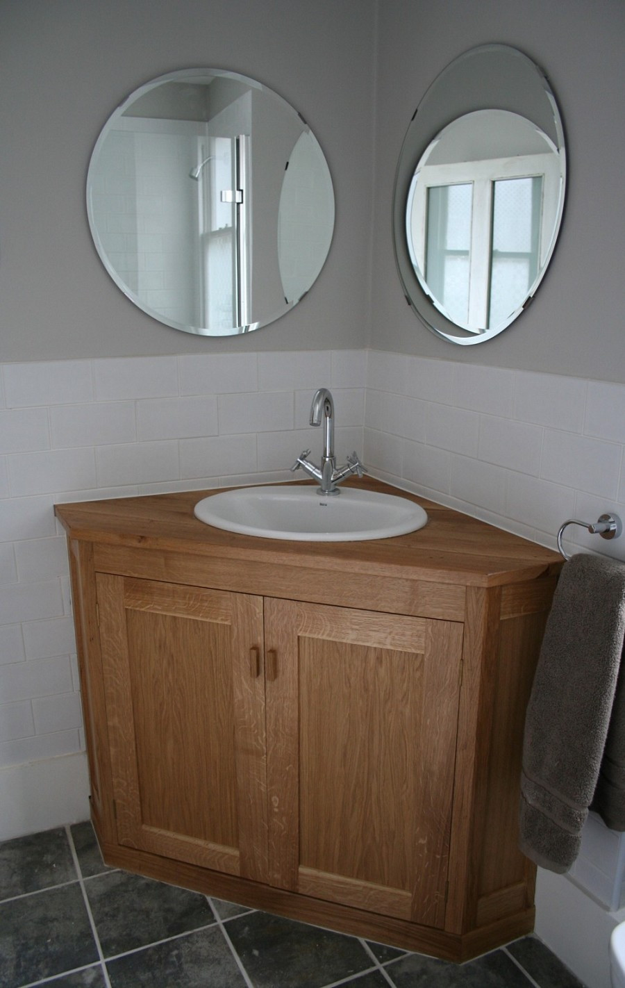 Bathroom Vanity Mirror Cabinet
 Corner Bathroom Vanity Giving Unique Effect for Small