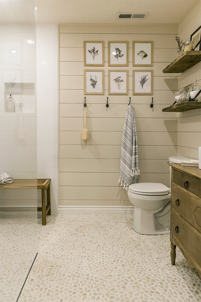Beach Tile Bathroom
 Beach Cottage Bathroom Ideas & Decor You ll Love