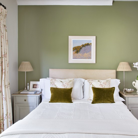 Bedroom Green Walls
 Pretty bedroom with olive green feature wall
