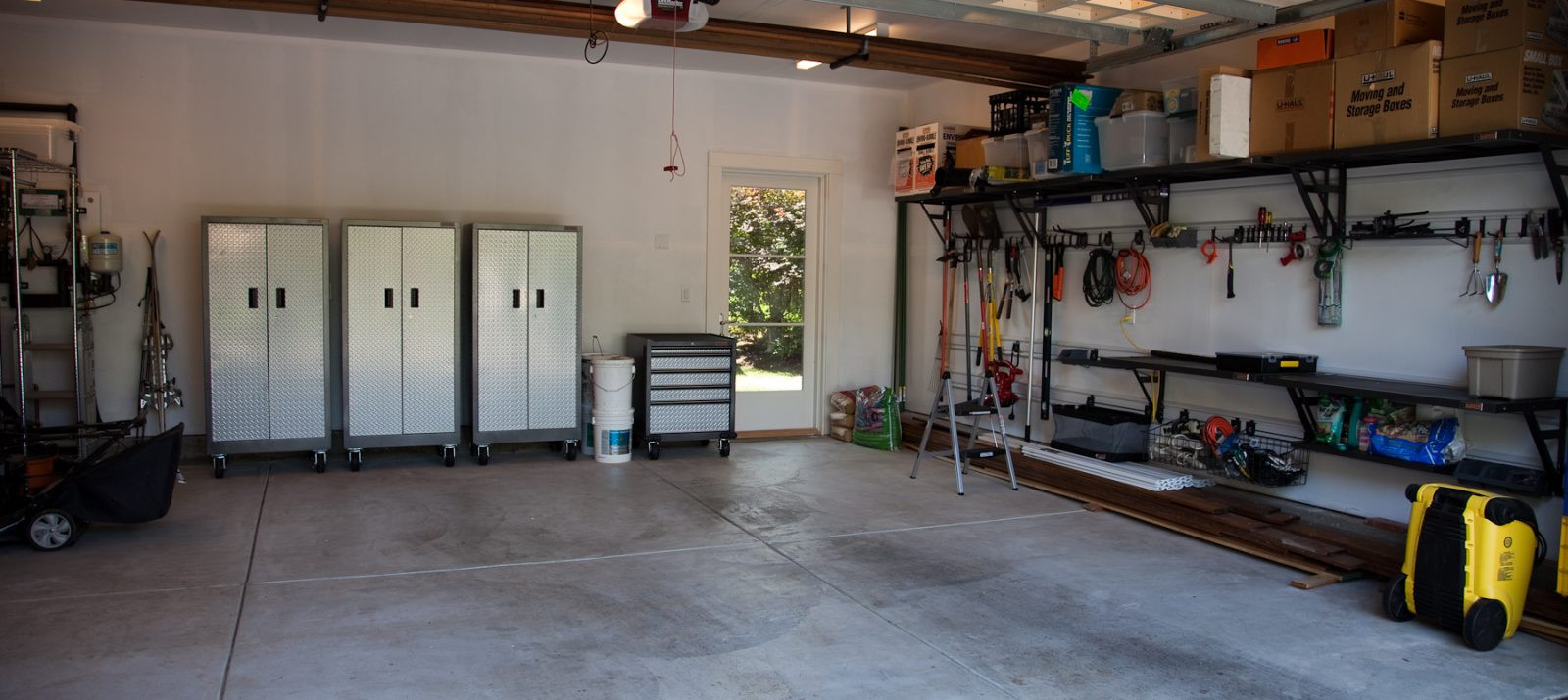 Best Way To Organize Garage
 How To Easily Clean And Organize Your Garage [Infographic]