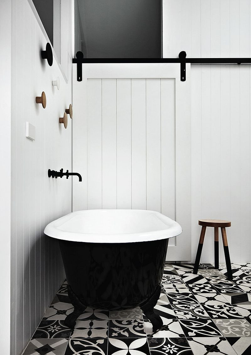 Black And White Tile Bathroom
 Top Bathroom Trends Set to Make a Big Splash in 2016