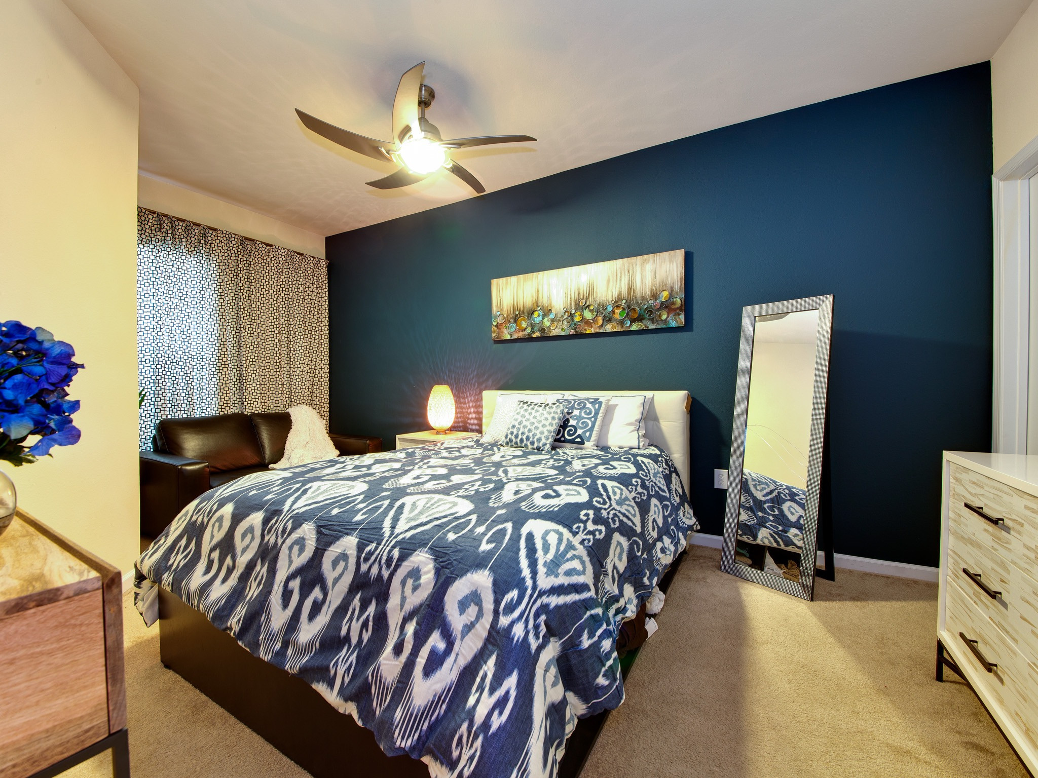 Blue Accent Wall Bedroom
 20 Lovely Bedroom Paint And Color Ideas