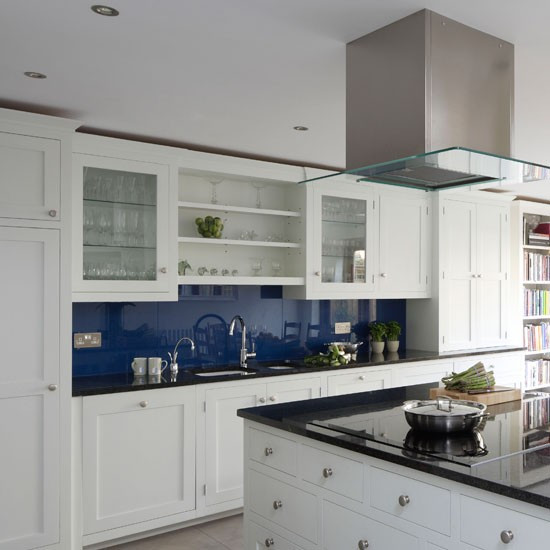 Blue And White Kitchen Ideas
 Classic blue and white kitchen