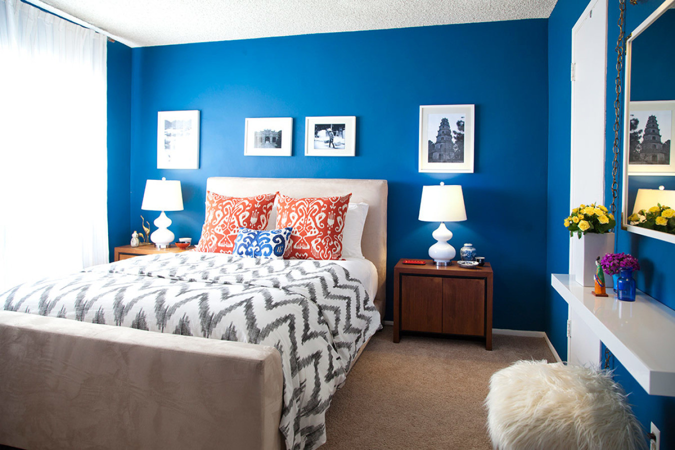 Blue Bedroom Walls
 Moody Interior Breathtaking Bedrooms in Shades of Blue