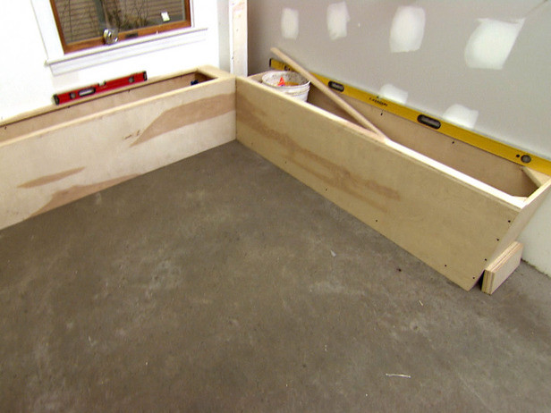 Building Storage Bench
 How to Build a Banquette Storage Bench how tos