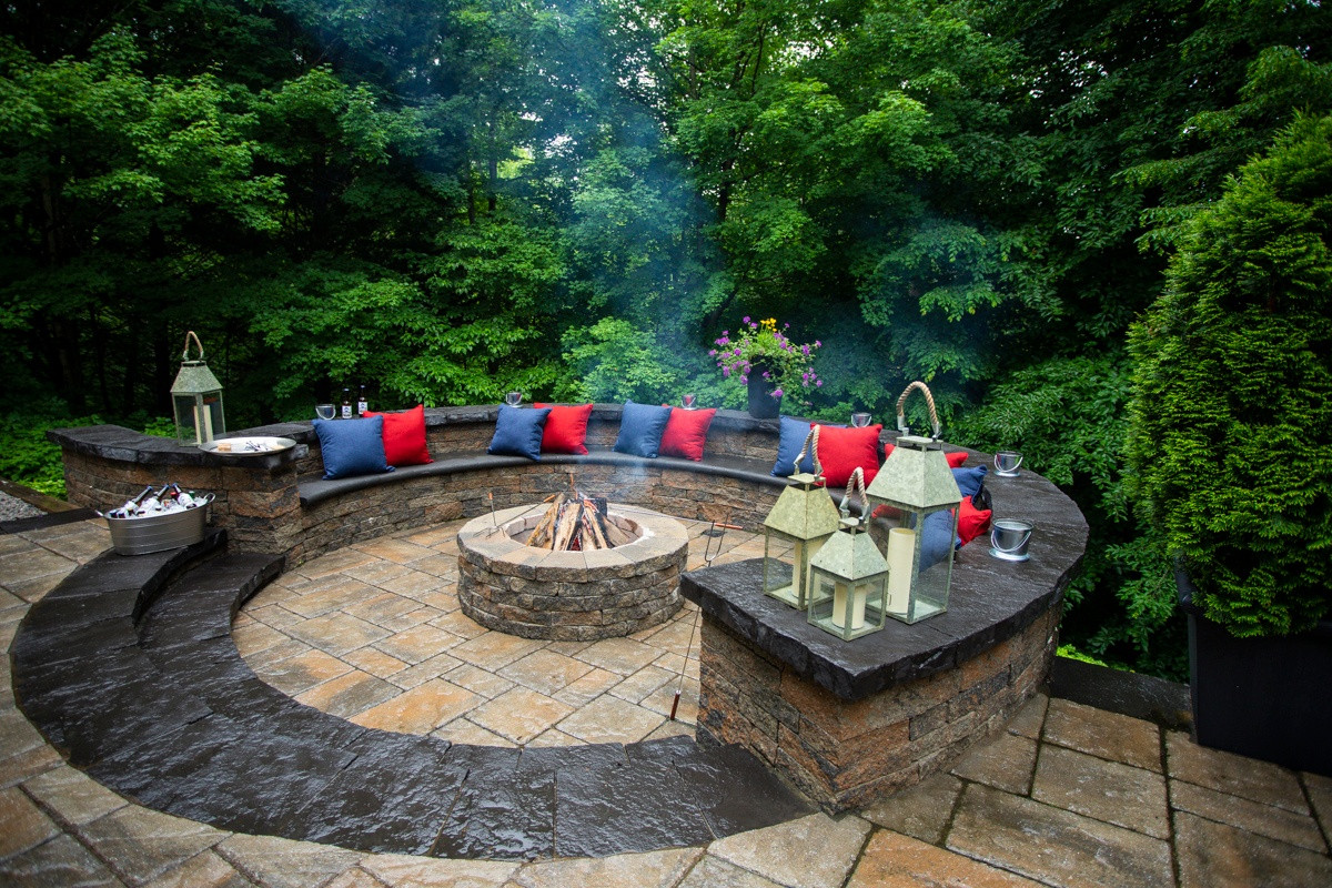 Built In Fire Pit Patio
 7 Critical Facts Regarding Fire Pits at your Alexandria or
