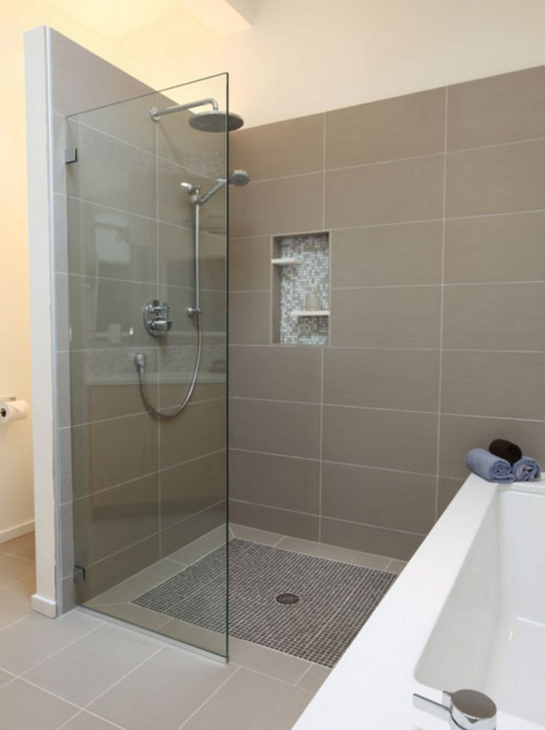 Cheap Bathroom Showers
 Cheap Bathroom Shower Ideas for Small Bathroom 62 – GooDSGN