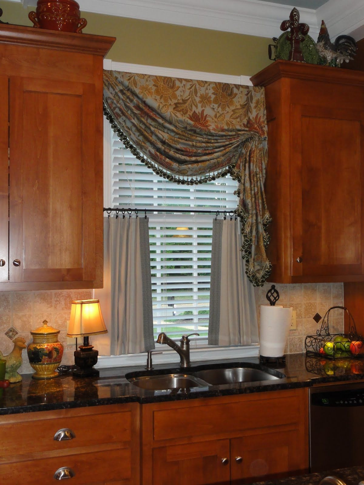 Curtains For Kitchen
 A Bunch of Inspiring Kitchen Curtains Ideas for Getting