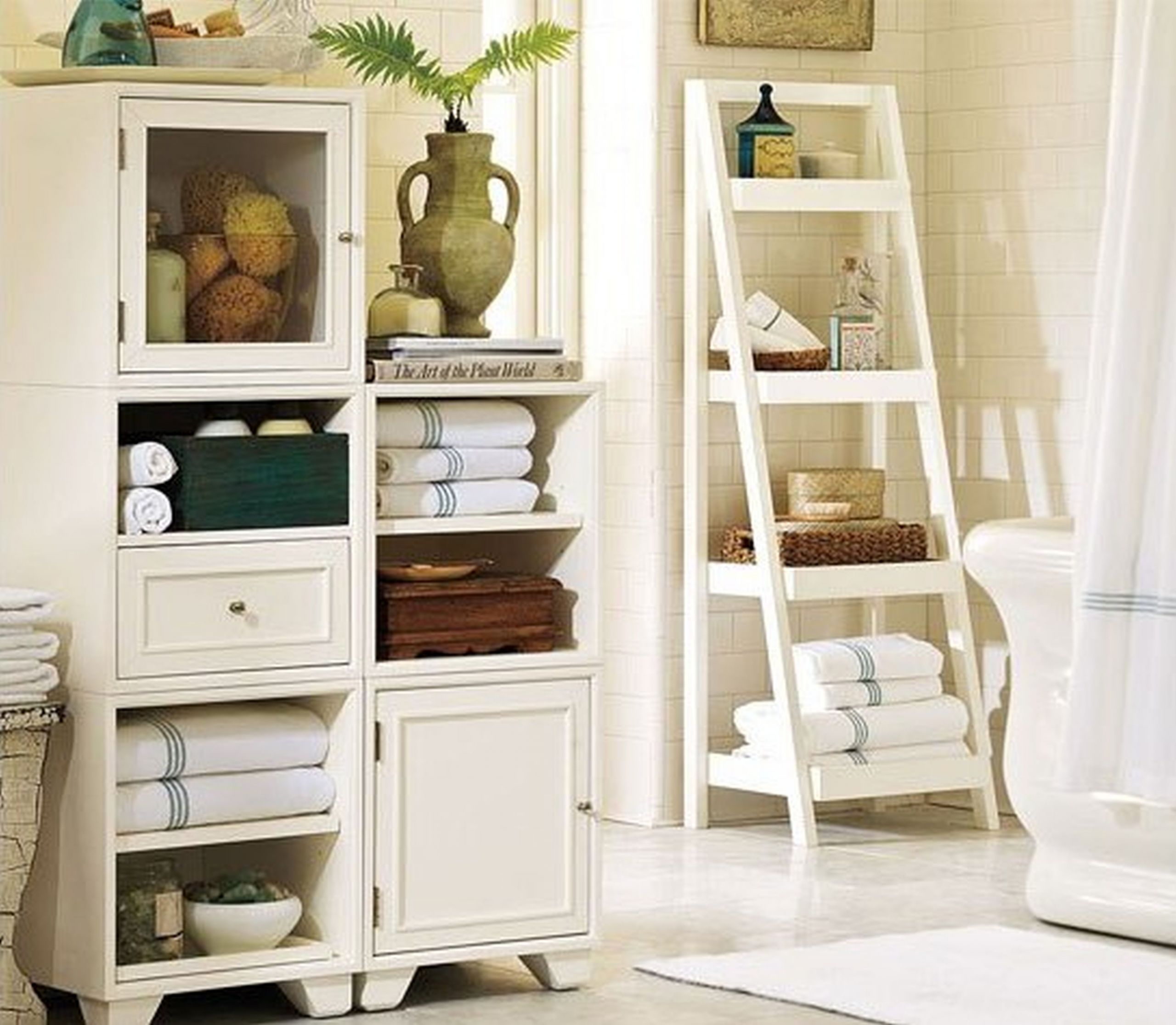 Decorative Bathroom Shelves
 Add Glamour With Small Vintage Bathroom Ideas