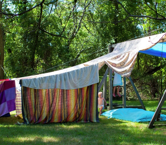 Diy Backyard Fort
 25 DIY Forts to Build With Your Kids This Summer tipsaholic