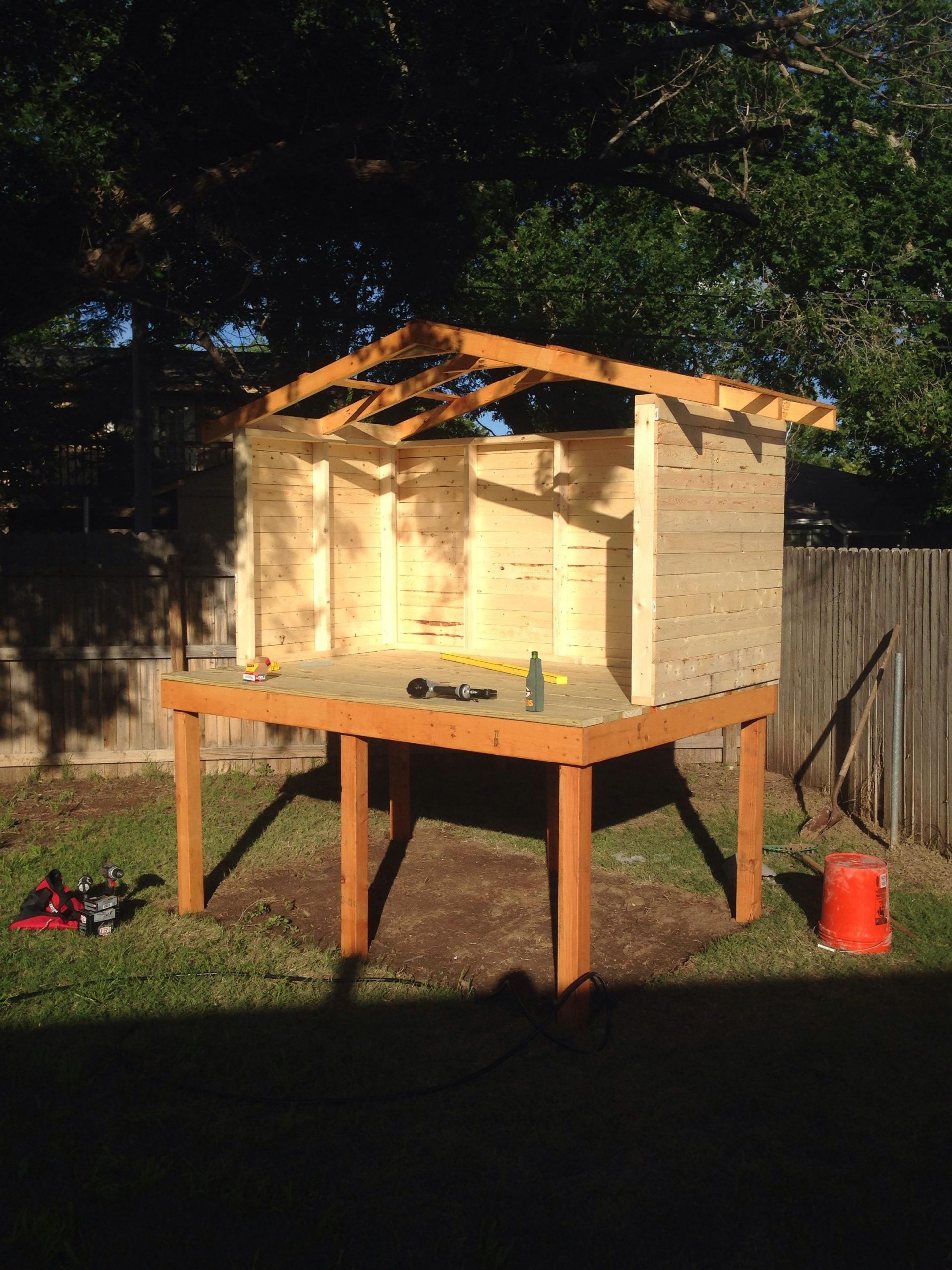 Diy Backyard Fort
 Dad Chronicles His DIY Backyard Fort Project
