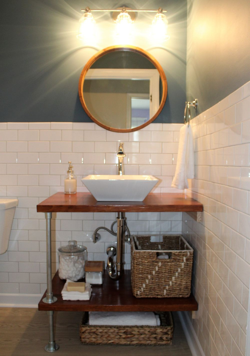 Diy Bathroom Vanity
 DIY Bathroom Vanity Ideas Perfect For Repurposers