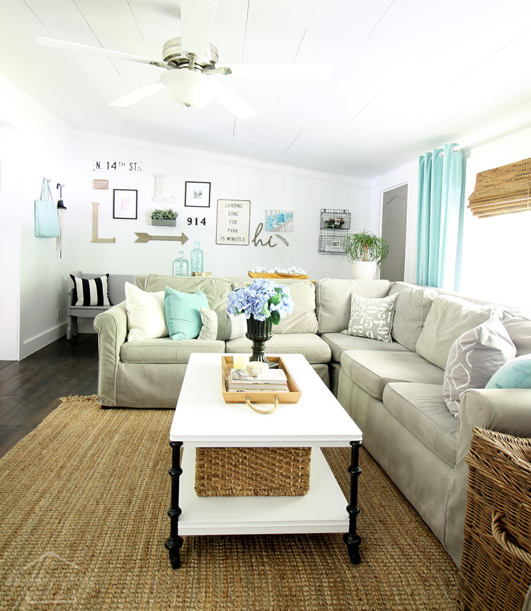 Farmhouse Style Living Room Ideas
 Farmhouse Style Home Tours Full of Summer Decorating
