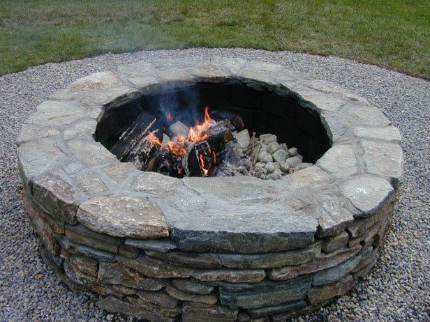 Fire Pit Stone
 20 Stunning DIY Fire Pits You Can Build Easily – Home And