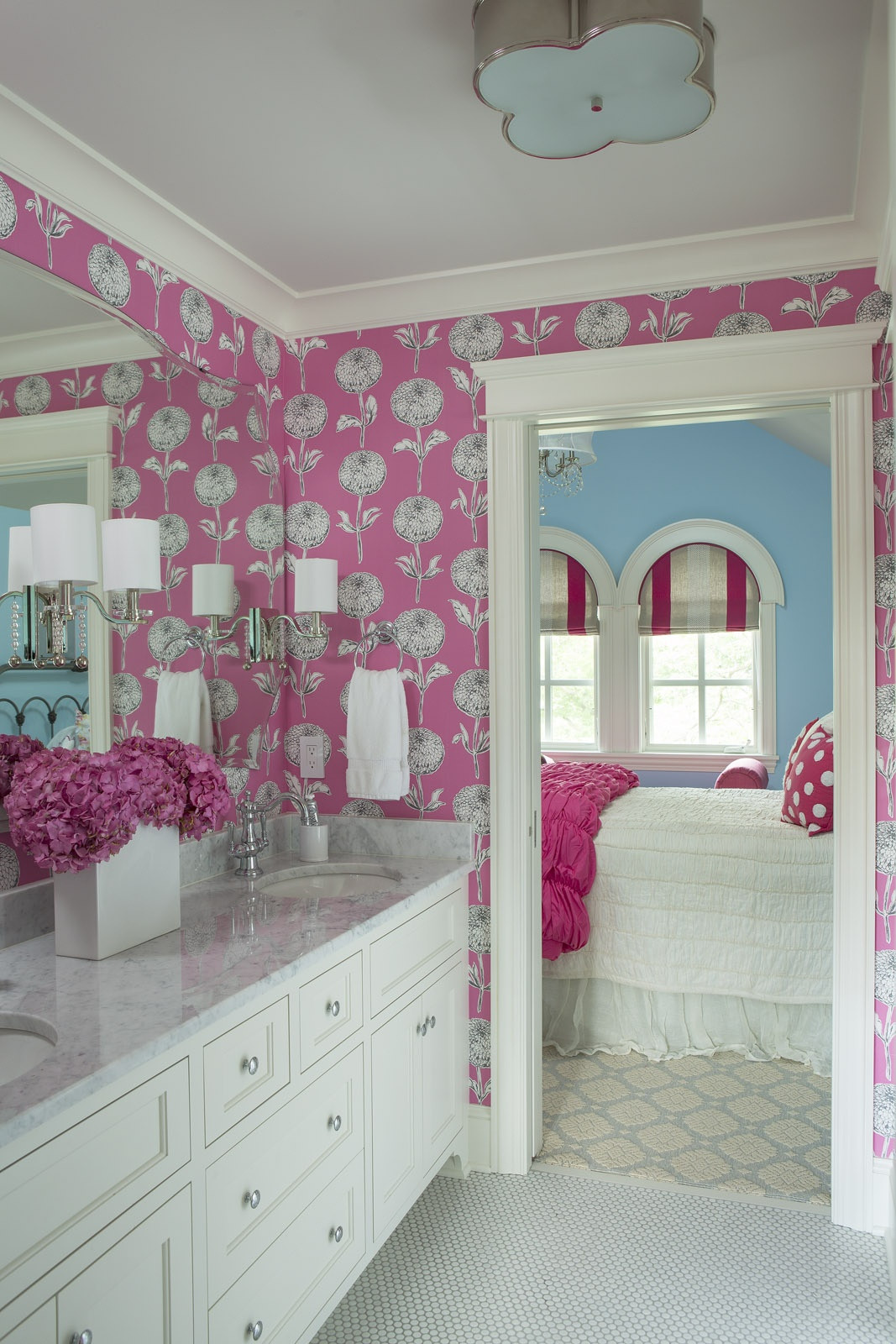 Girls Bathroom Decor
 15 Reasons To Love Bathroom Wallpaper