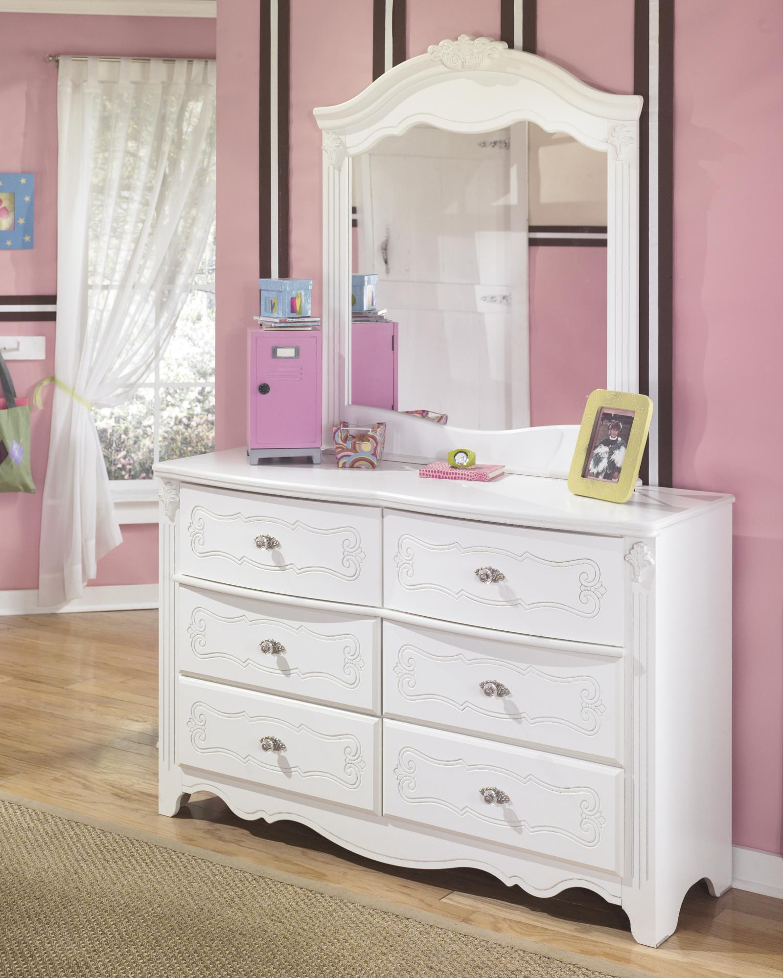 Girls White Bedroom Furniture Set
 Ashley Exquisite B188Y Twin Size Poster Bedroom Set 6pcs