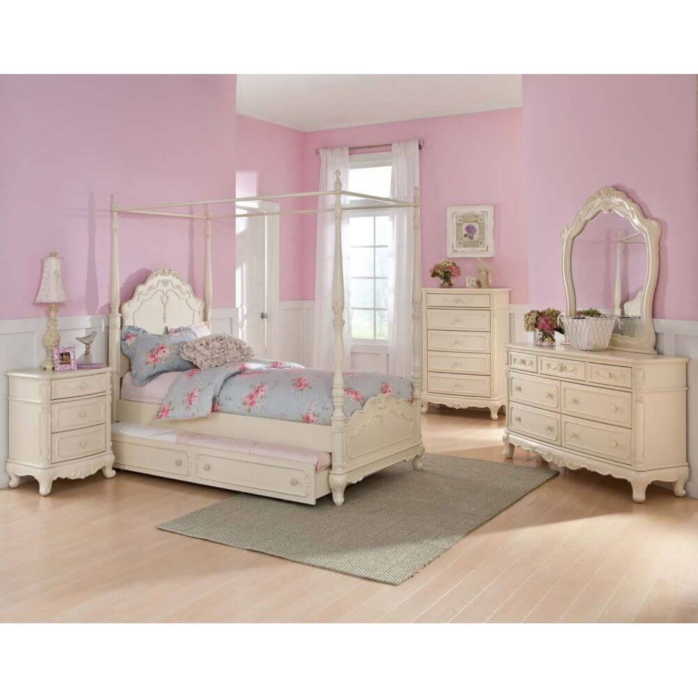 Girls White Bedroom Furniture Set
 25 Romantic and Modern Ideas for Girls Bedroom Sets
