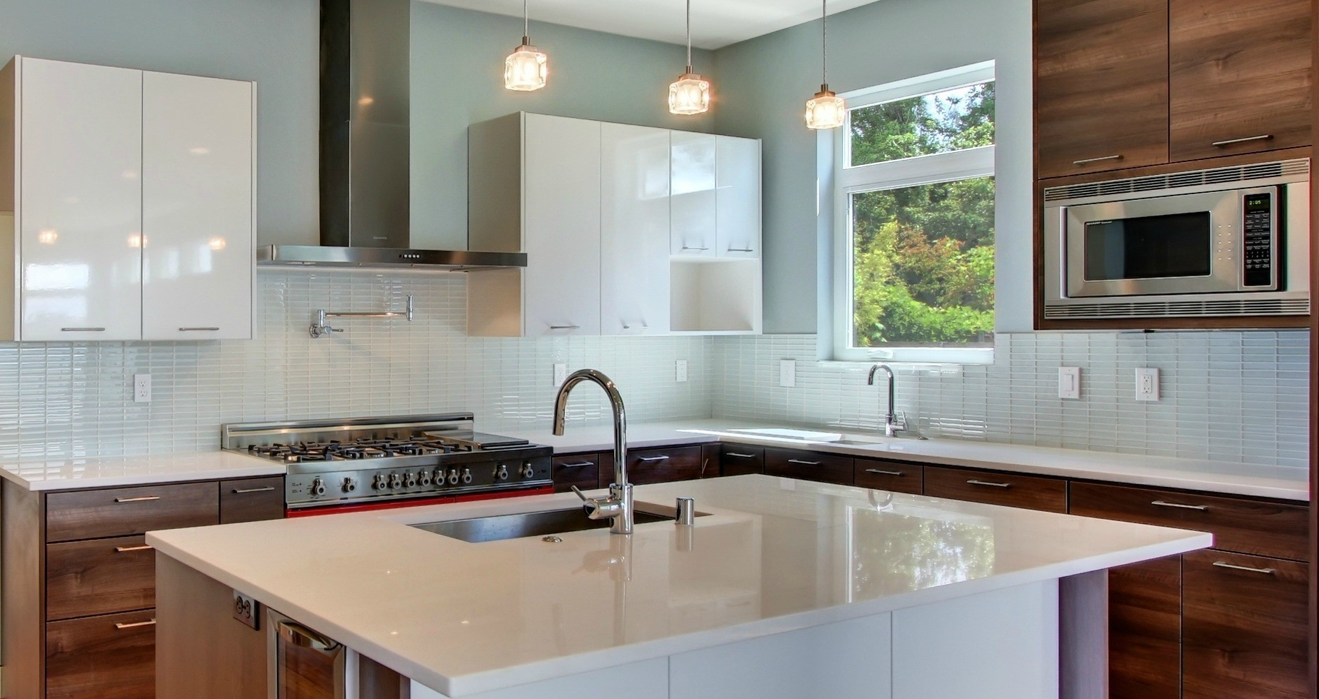 Glass Subway Tile Kitchen Backsplash
 Tips on Choosing the Tile for Your Kitchen Backsplash