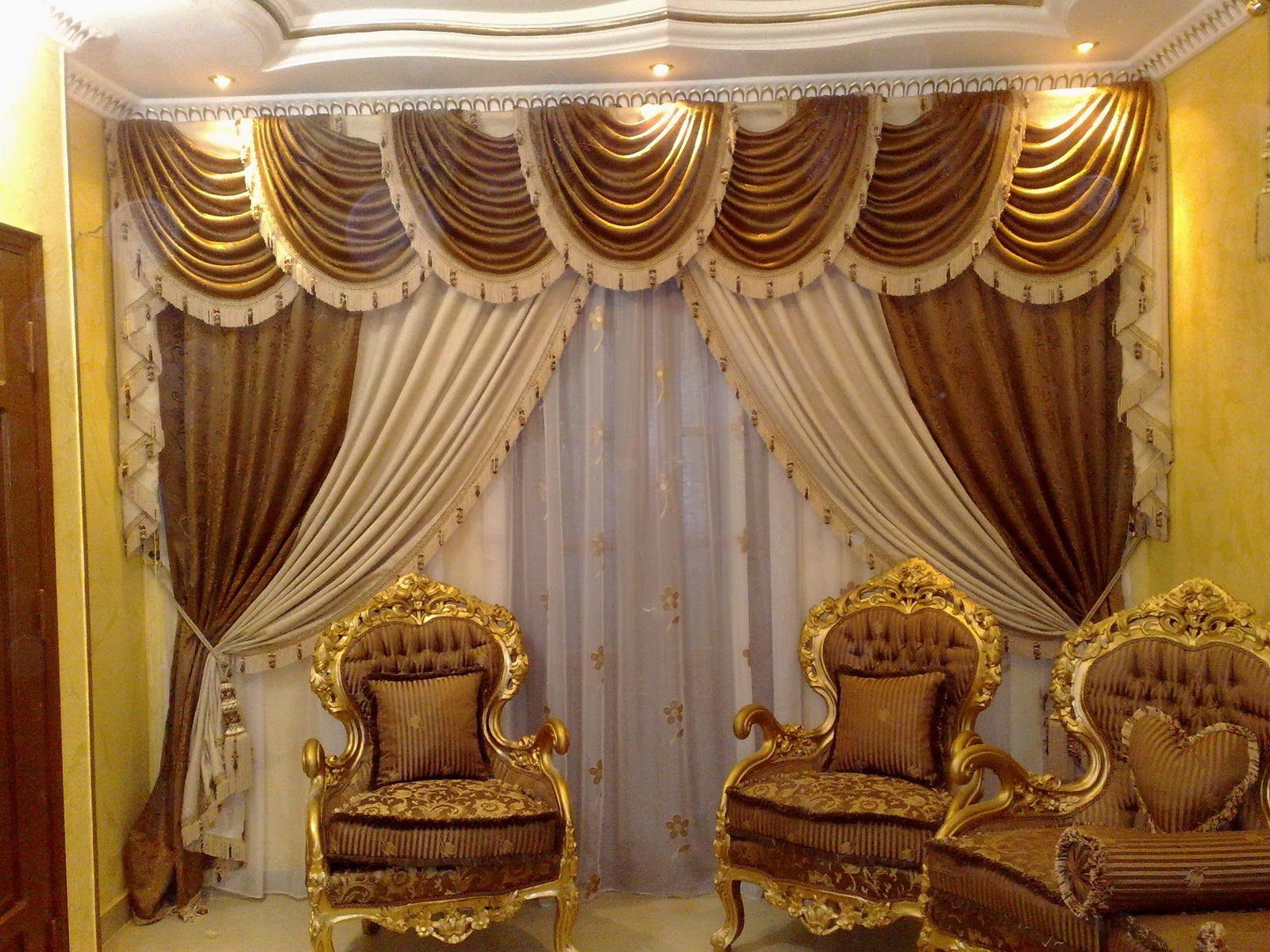 Gold Curtains Living Room
 Luxurious Living Room Curtains