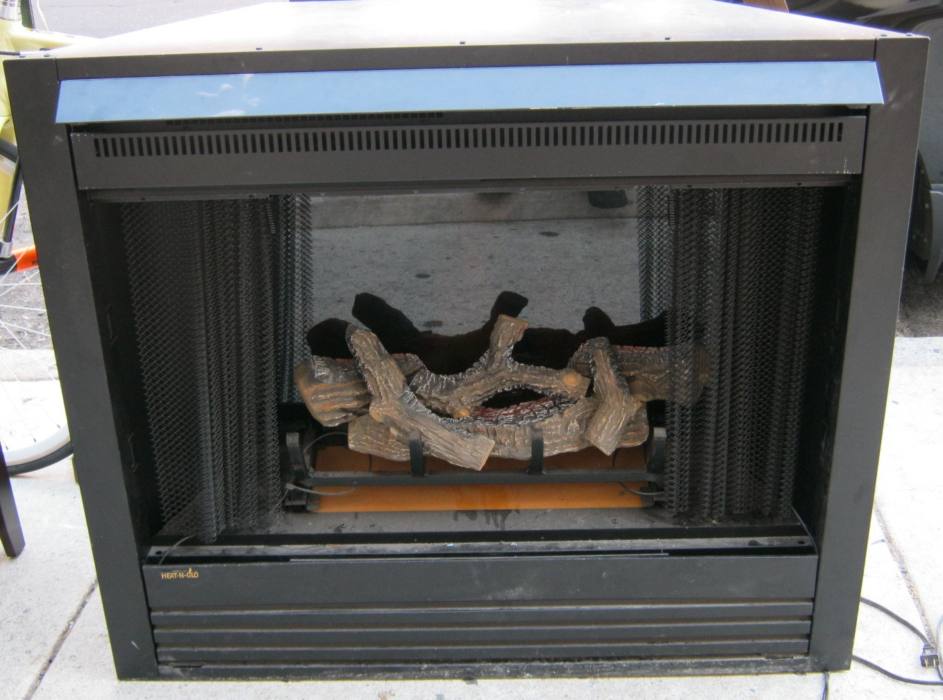 Heat N Glo Electric Fireplace
 Uhuru Furniture & Collectibles REDUCED Heat n Glo