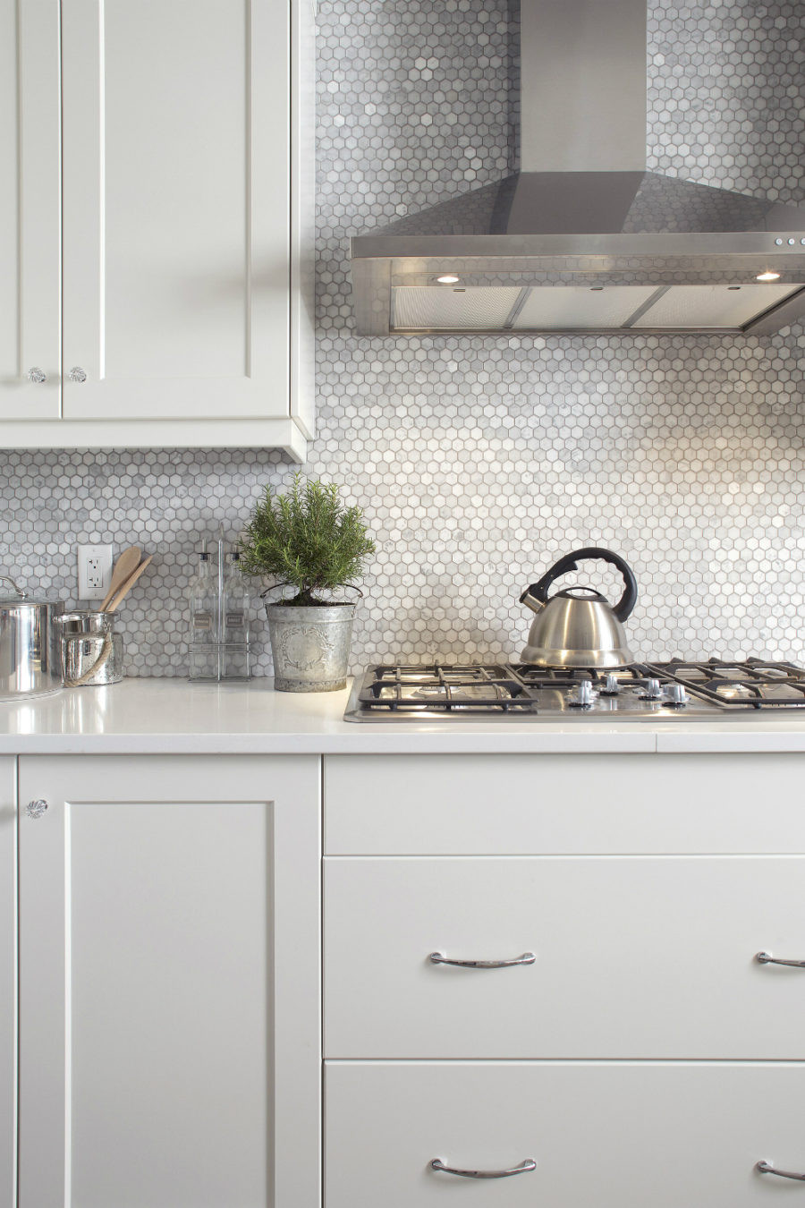 Hexagon Kitchen Tiles
 Modern Kitchen Backsplash Ideas for Cooking With Style