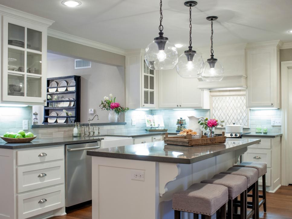 Joanna Gaines Kitchen Lighting
 9 Fixer Upper Joanna Gaines Farm House Kitchens that You