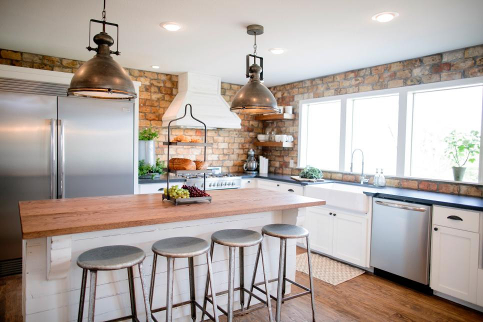 Joanna Gaines Kitchen Lighting
 9 Fixer Upper Joanna Gaines Farm House Kitchens that You