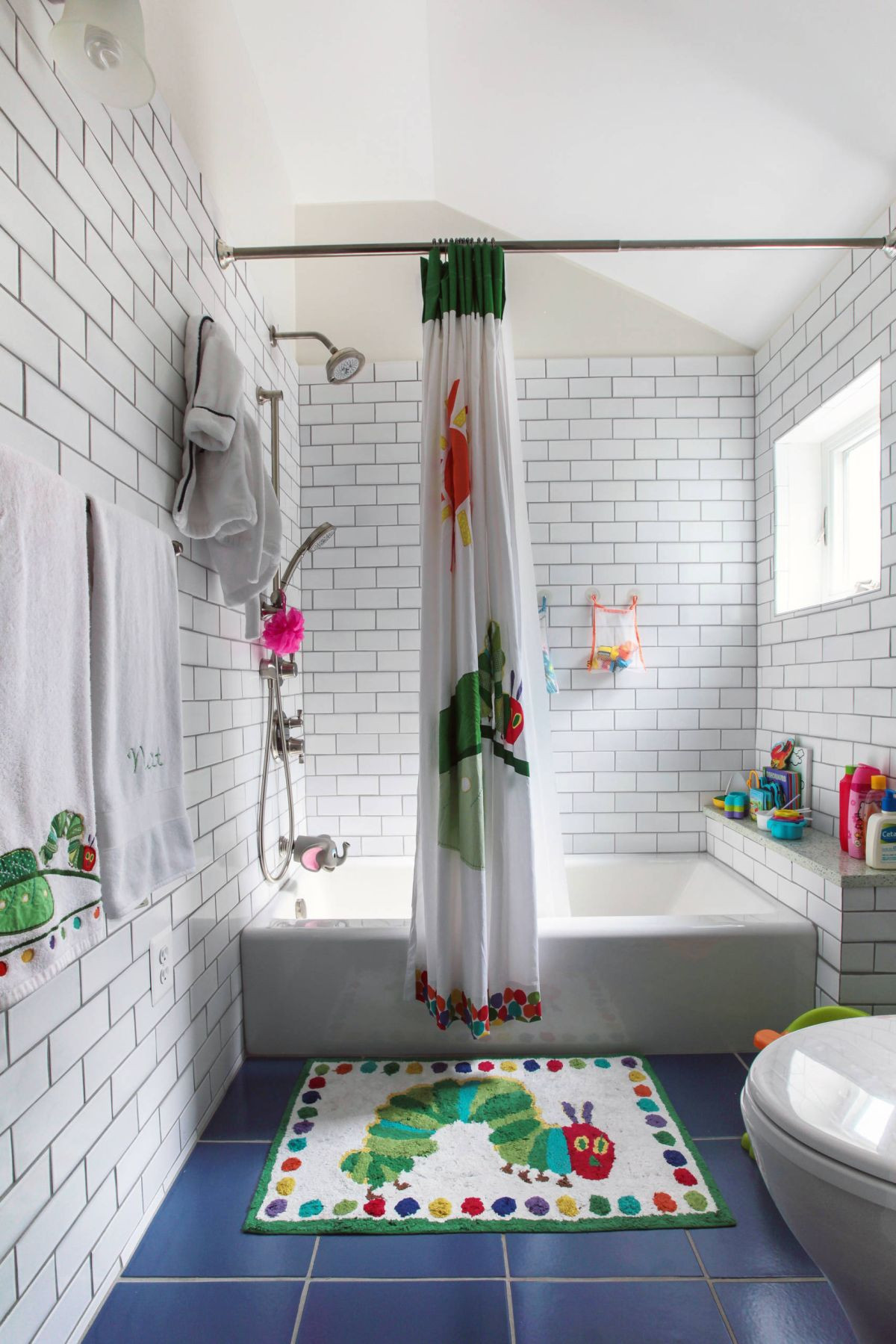Kids Bathroom Pictures
 12 Tips for The Best Kids Bathroom Decor