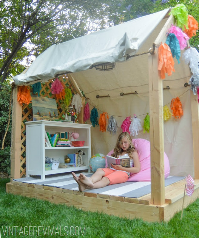 Kids Outdoor Fort
 25 DIY Forts to Build With Your Kids This Summer tipsaholic