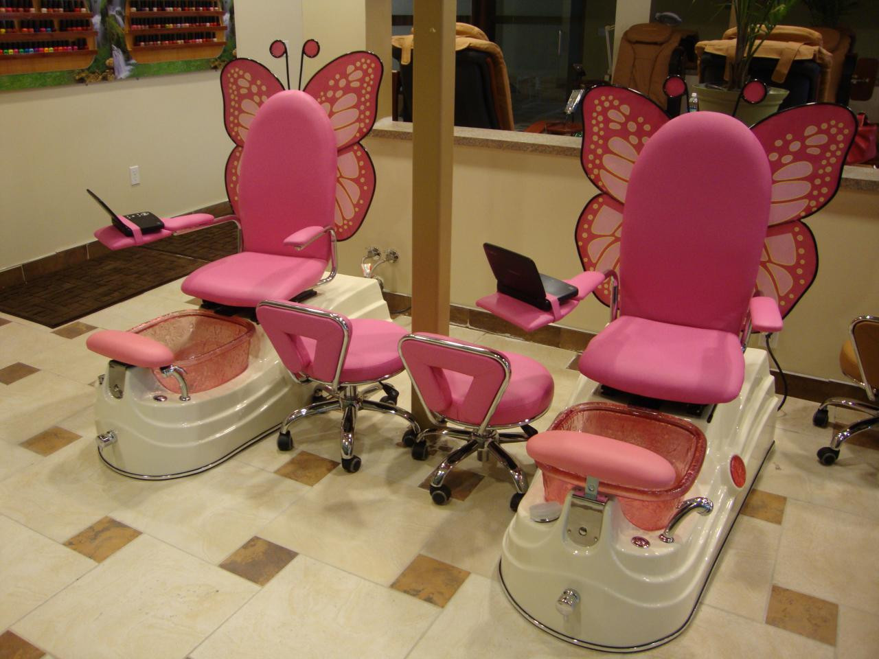 Kids Salon Chair
 Martini Nails & Spa Gallery