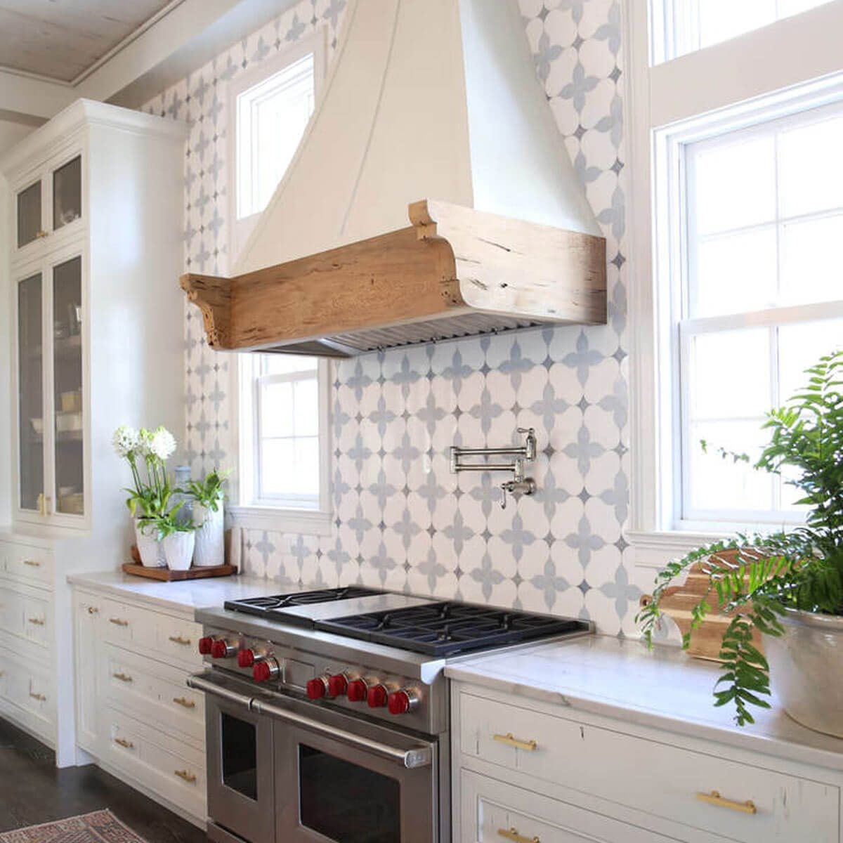 Kitchen Backsplash Designs Ideas
 14 Showstopping Tile Backsplash Ideas To Suit Any Style