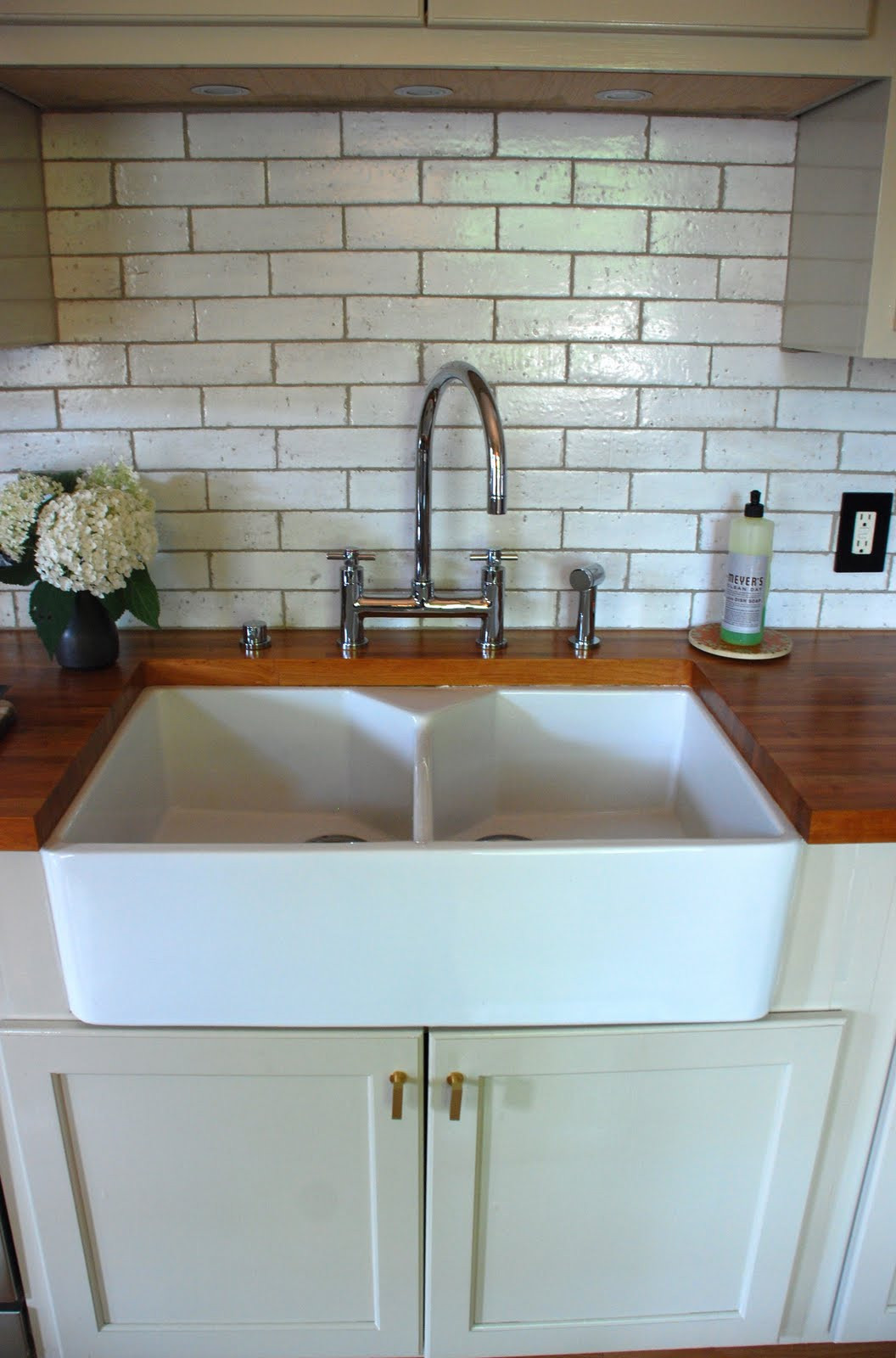 Kitchen Sink Backsplashes
 Farm Kitchen Sink Ideas – Loccie Better Homes Gardens Ideas