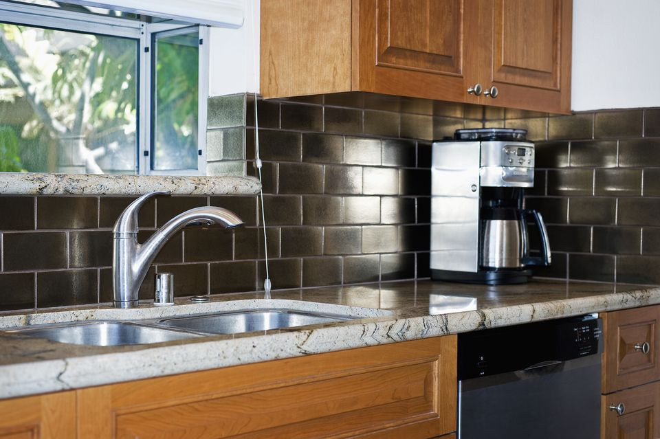Kitchen Sink Backsplashes
 Peel and Stick Backsplash Tile Guide