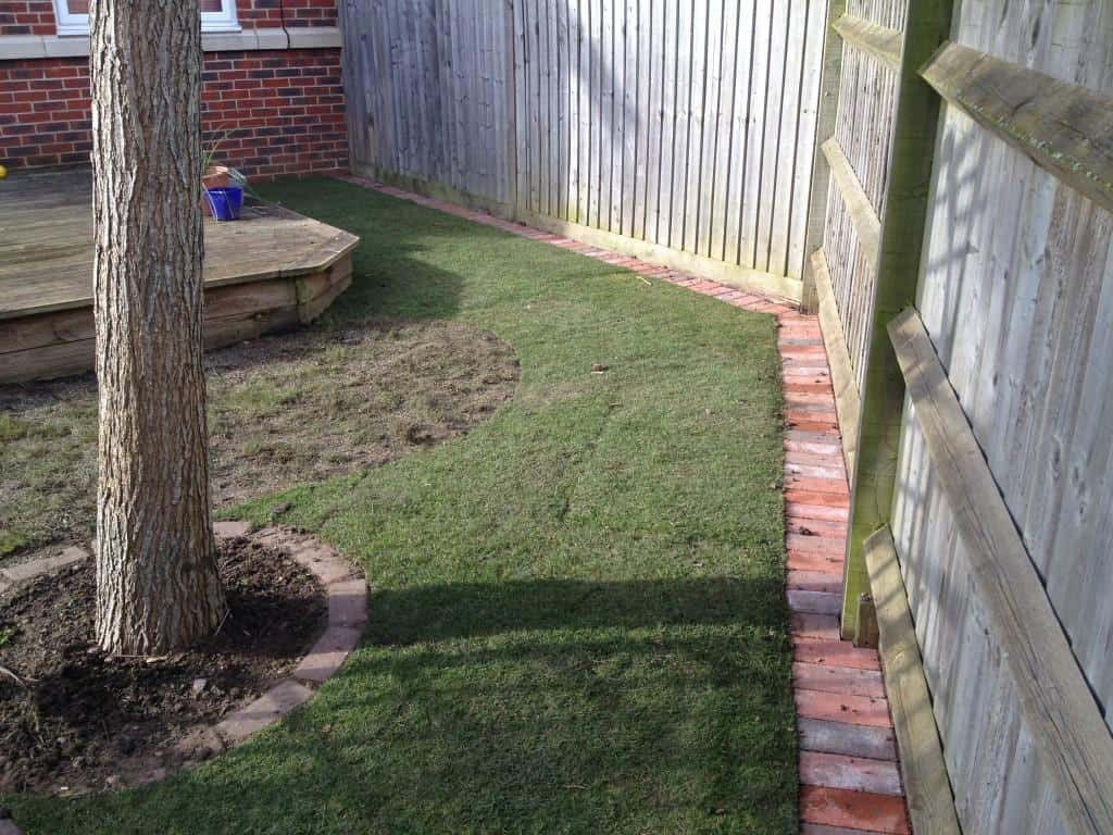Landscape Fence Edging
 Lawn edging block paving bricks
