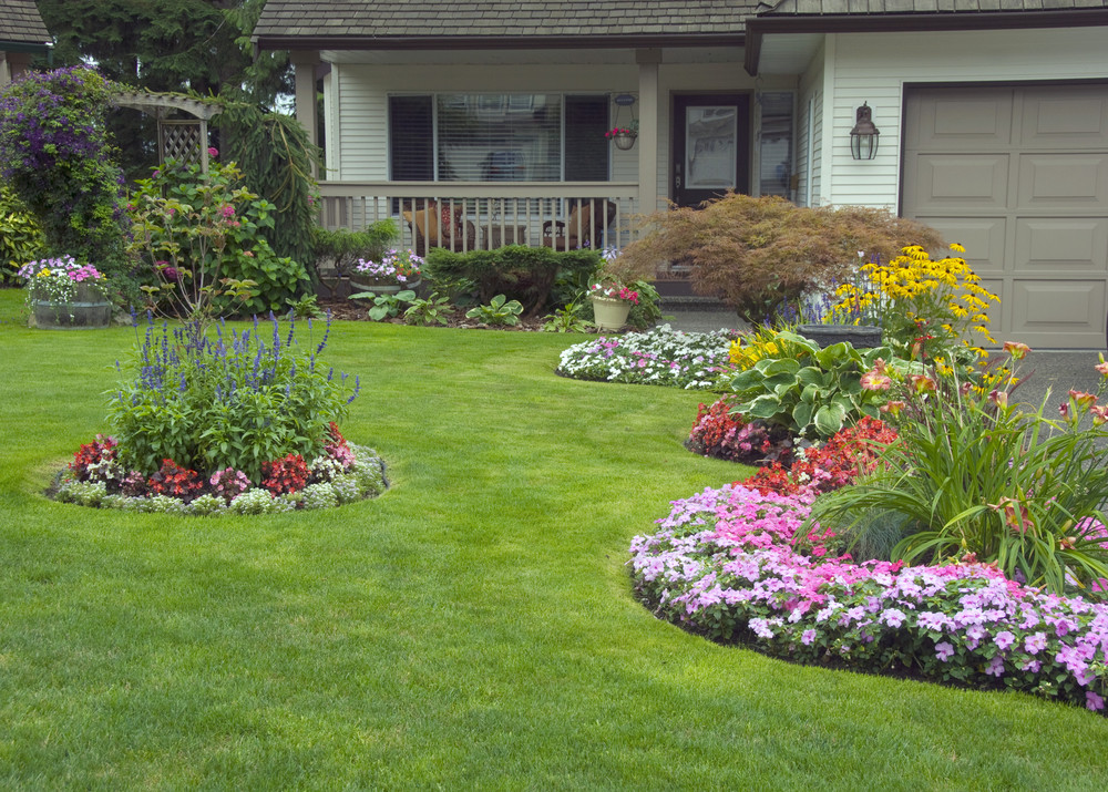 Landscape Ideas For Front Yard
 Front Yard Landscaping Ideas For Curb AppealBuildDirect