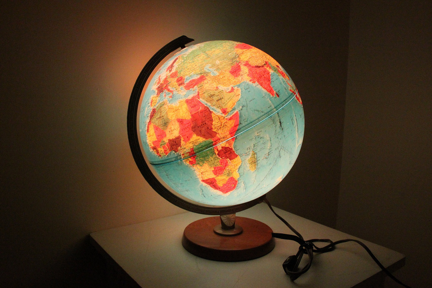 Landscape Lighting World
 Open the light of the world with World globe lamps