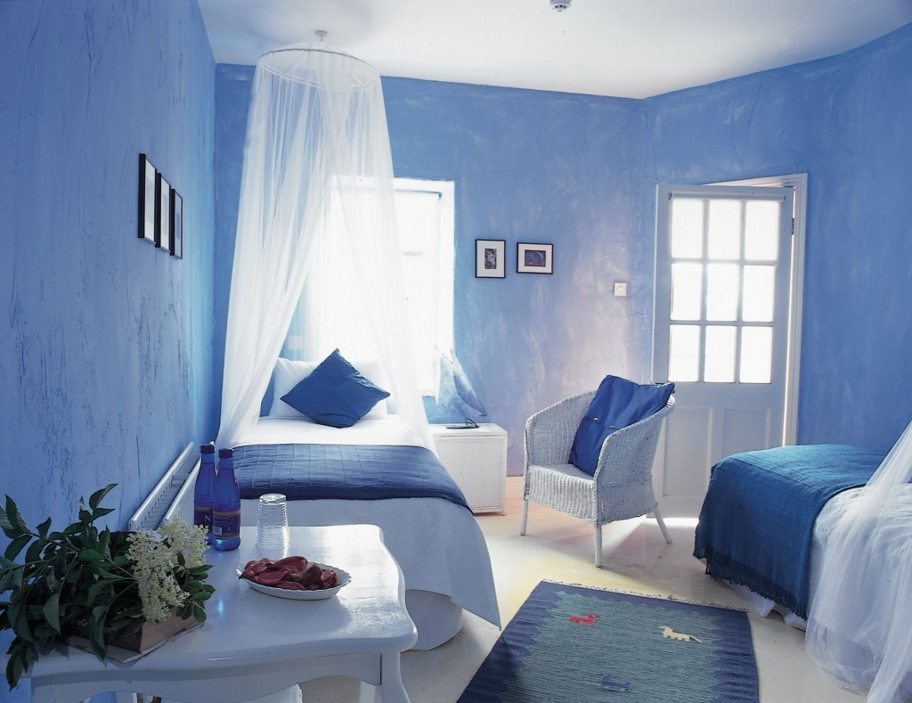 Light Blue Bedroom Ideas
 Moody Interior Breathtaking Bedrooms in Shades of Blue