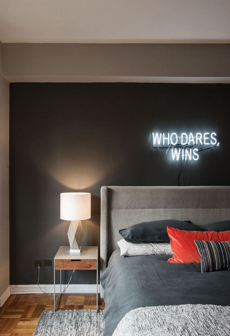 Light Up Signs For Bedroom
 10 Ways To Light Up Your Space With Neon Signs