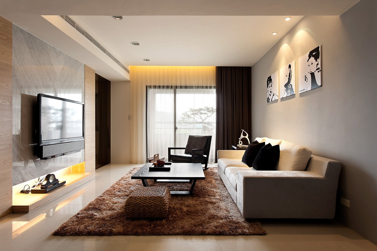 Living Room Decore
 Modern Minimalist Decor with a Homey Flow