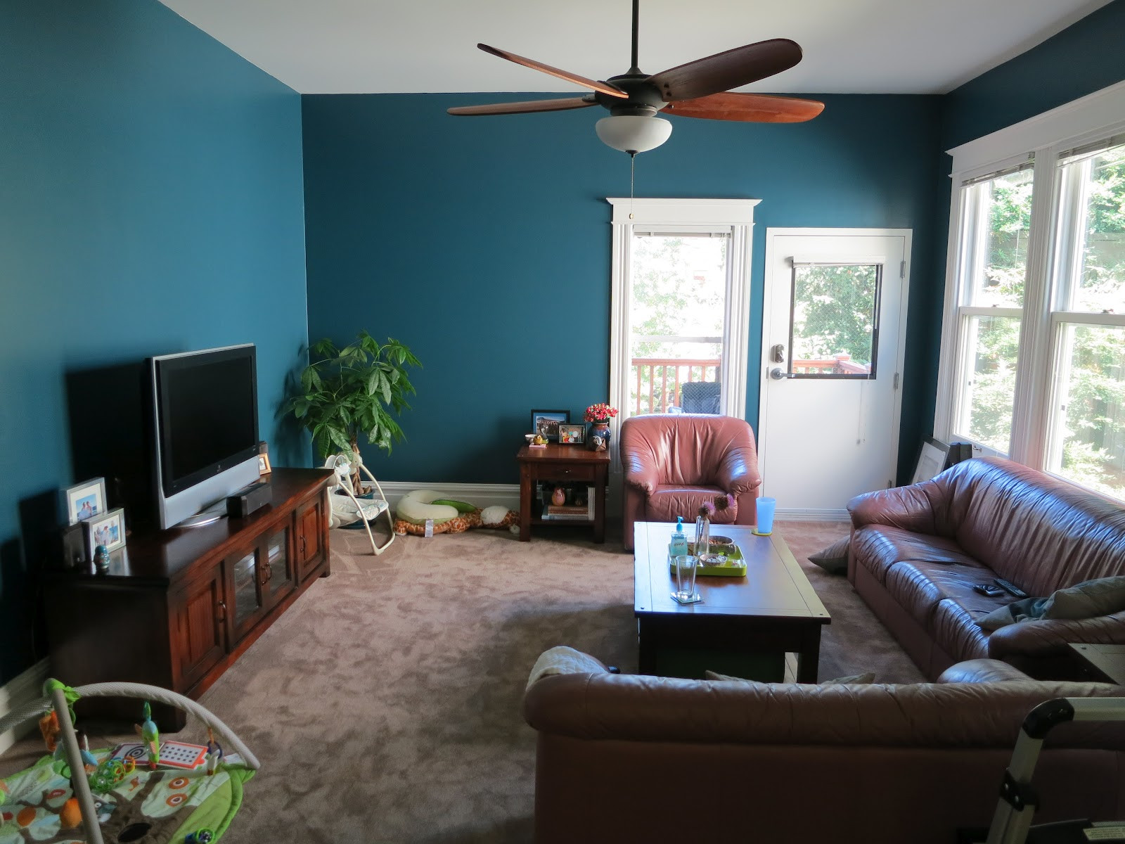 Living Room Wall Colors Idea
 Living Room Wall Colors For Black Furniture