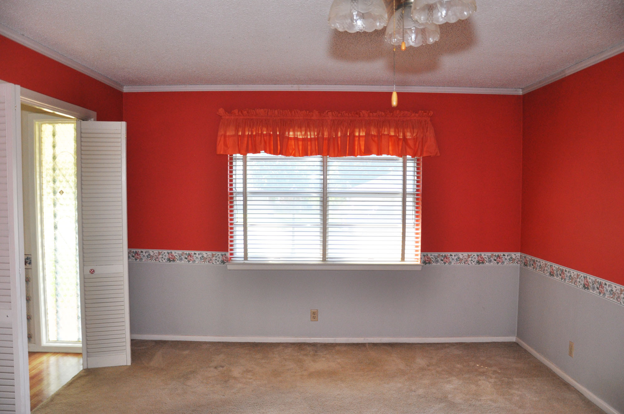 living room border decor