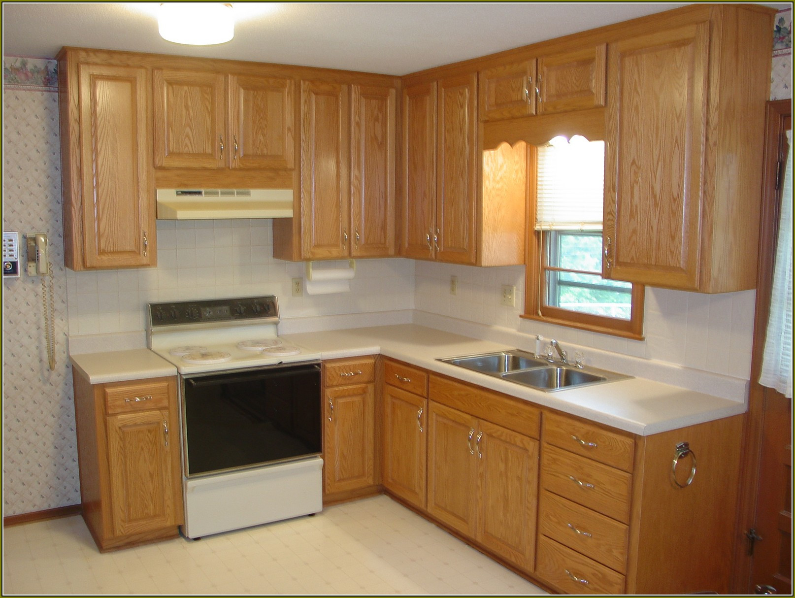 Lowes Unfinished Kitchen Cabinets
 Kitchen Make Your Kitchen Look Perfect With Kraftmaid