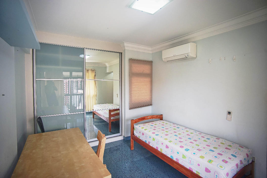 Masters Bedroom For Rent
 Master Bedroom Jalan Membina blk 25B For Rent Property
