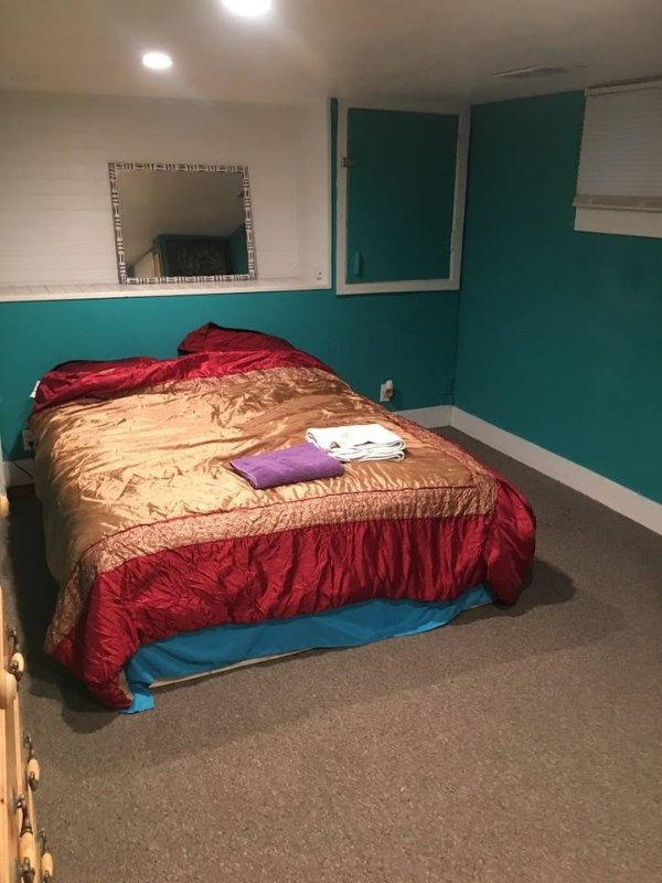 Masters Bedroom For Rent
 Master bedroom for rent close to Downtown Denver UPDATED